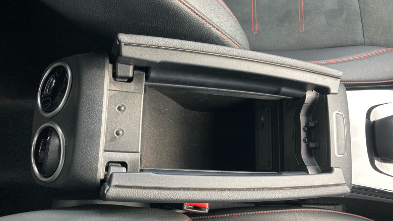 Mercedes-Benz CLA 250e AMG Line Premium 4dr Tip Auto Saloon